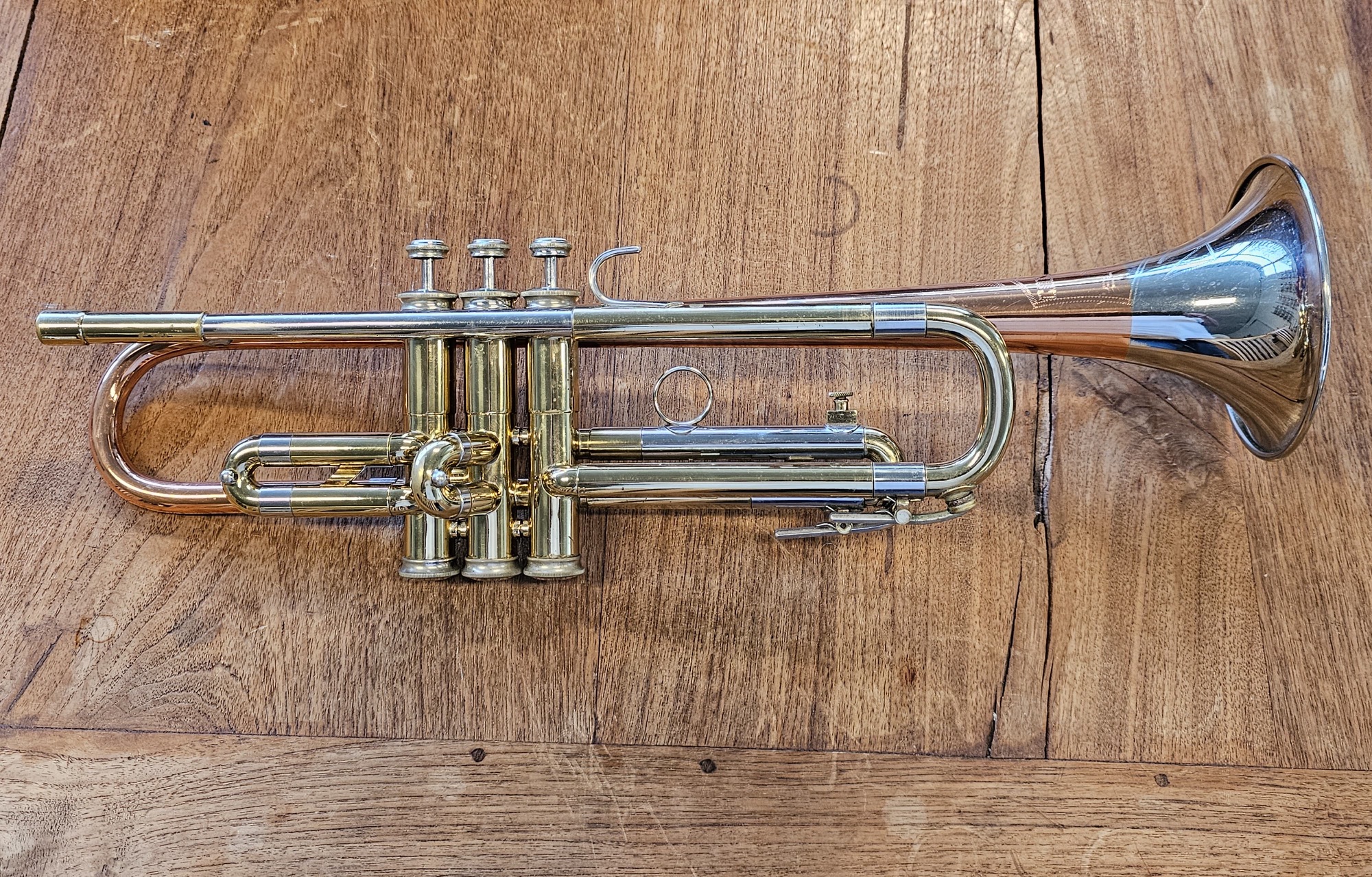 Holton Super Collegiate Tri-Color Bb Trumpet €599 – The Brass-Shop