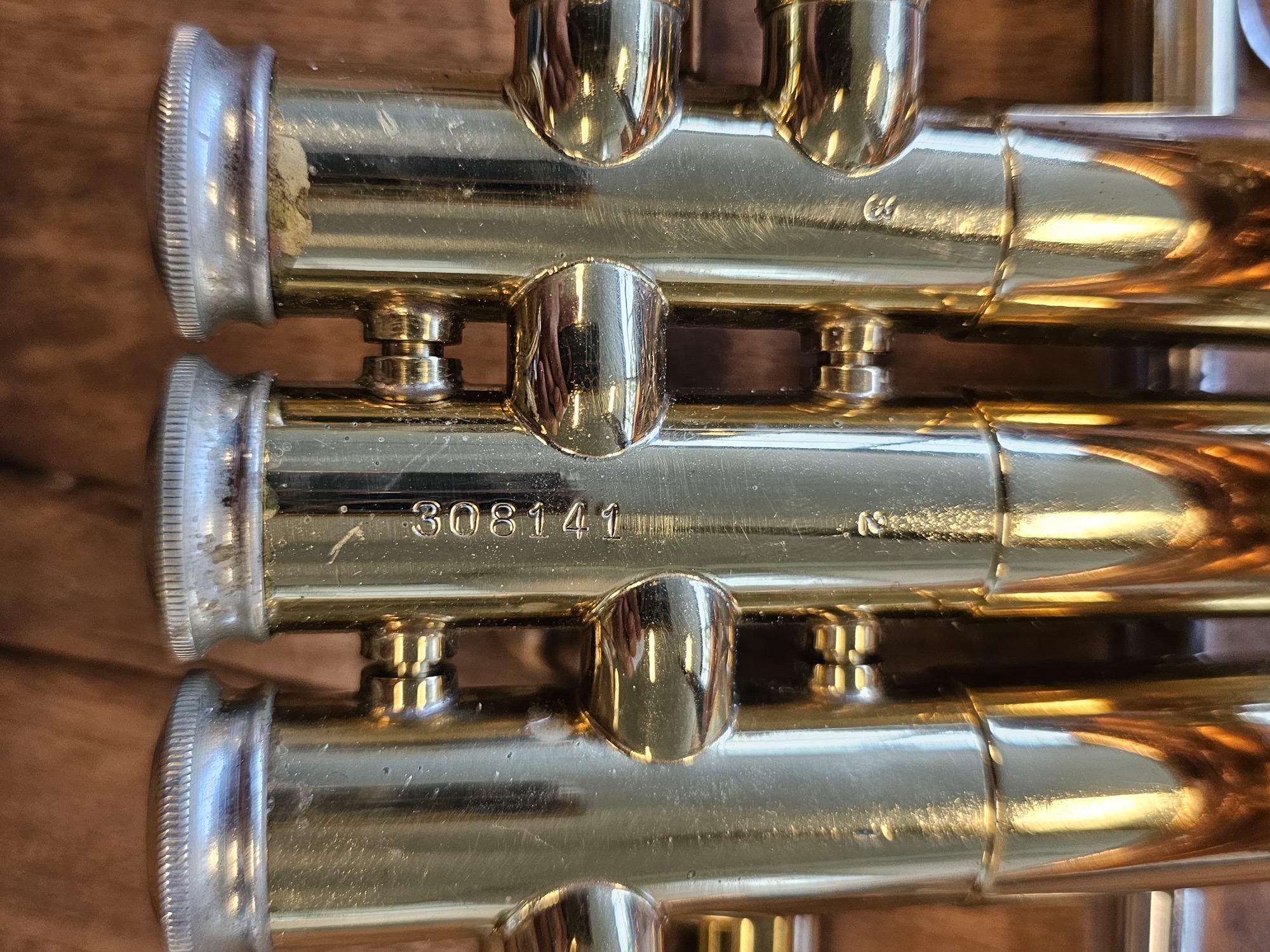 Holton Super Collegiate Tri-Color Bb Trumpet €599 – The Brass-Shop